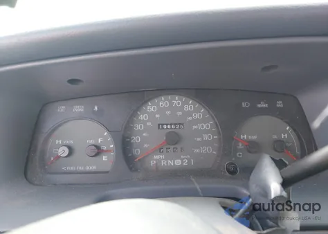 1998 Mercury Grand Marquis z USA, uszkodzony, nr VIN 2MEFM75WXWX621436